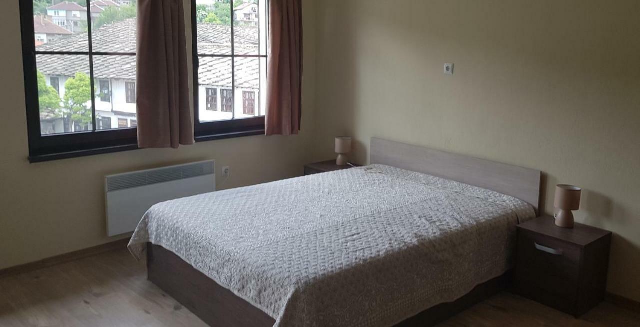 Часовника Hotel Tryavna Ngoại thất bức ảnh